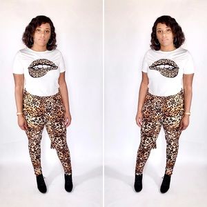 Wild lip pants with belt